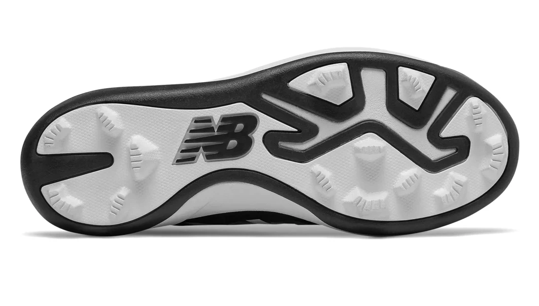 New Balance 4040v5 Youth Molded Cleats – Black/White (J4040BK5) 6 New Balance 4040v5 Youth Molded Cleats – Black/White (J4040BK5) - Image 4
