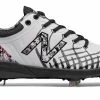 New Balance 4040v5 Metal Spikes – Black/White (L4040PW5)