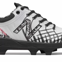 New Balance 4040v5 Adult Molded Cleats – White/Black (PL4040C5)