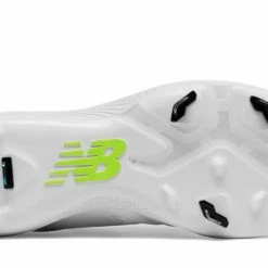 New Balance – White/White Women’s Fastpitch Spikes (SMFUSEW1) 9 New Balance – White/White Women’s Fastpitch Spikes (SMFUSEW1) -Baseball Bat Sales products smfusew1 4
